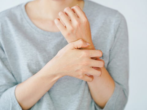 Neurodermitis Ursachen: Warum entsteht die Erkrankung?