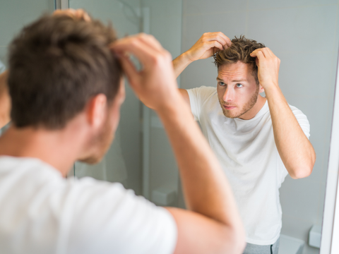 Neue Studie enthüllt: Diese Getränke steigern das Risiko für Haarausfall bei Männern