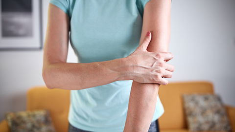 Ellenbogenschmerzen im Alltag: Tipps zur Vorbeugung und Linderung