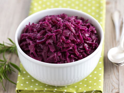 Blähungen nach Rotkohl vermeiden – so wird er bekömmlicher