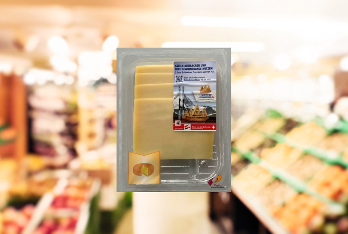 Käse vor Supermarkthintergrund