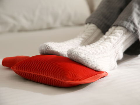 Kalte Füße: Diese 5 Tipps helfen wirklich