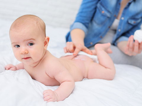 Baby-Pflegecreme im Öko-Test: Bekannte Marken sind Schlusslicht