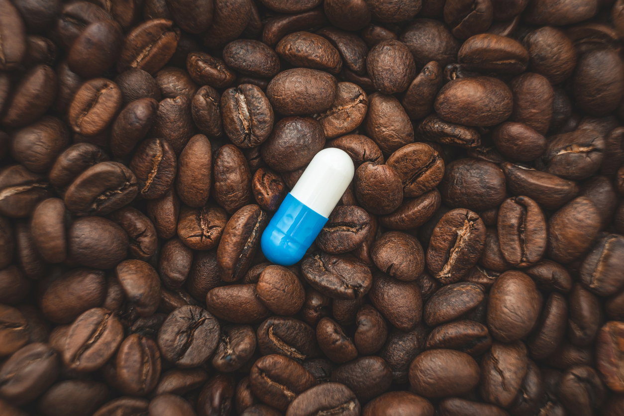 Diese 5 Nahrungsergänzungsmittel sollten Sie niemals zusammen mit Kaffee einnehmen