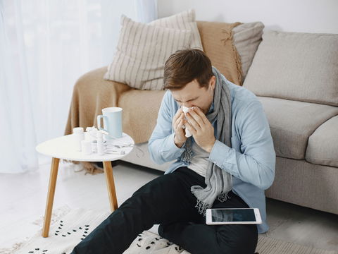 Rhinosinusitis: Dauerschnupfen kann Schlaf belasten