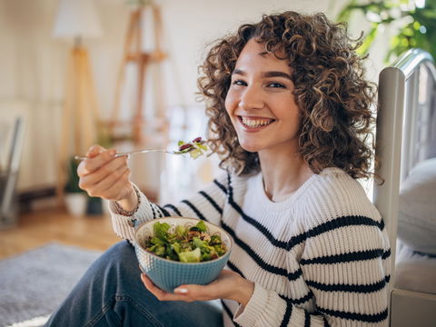 Wieso Salat Blähungen verursachen kann – und was dagegen hilft