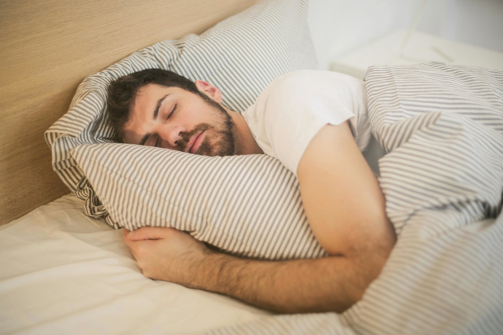 Studie belegt: So gefährlich ist schlechter Schlaf für die Leber