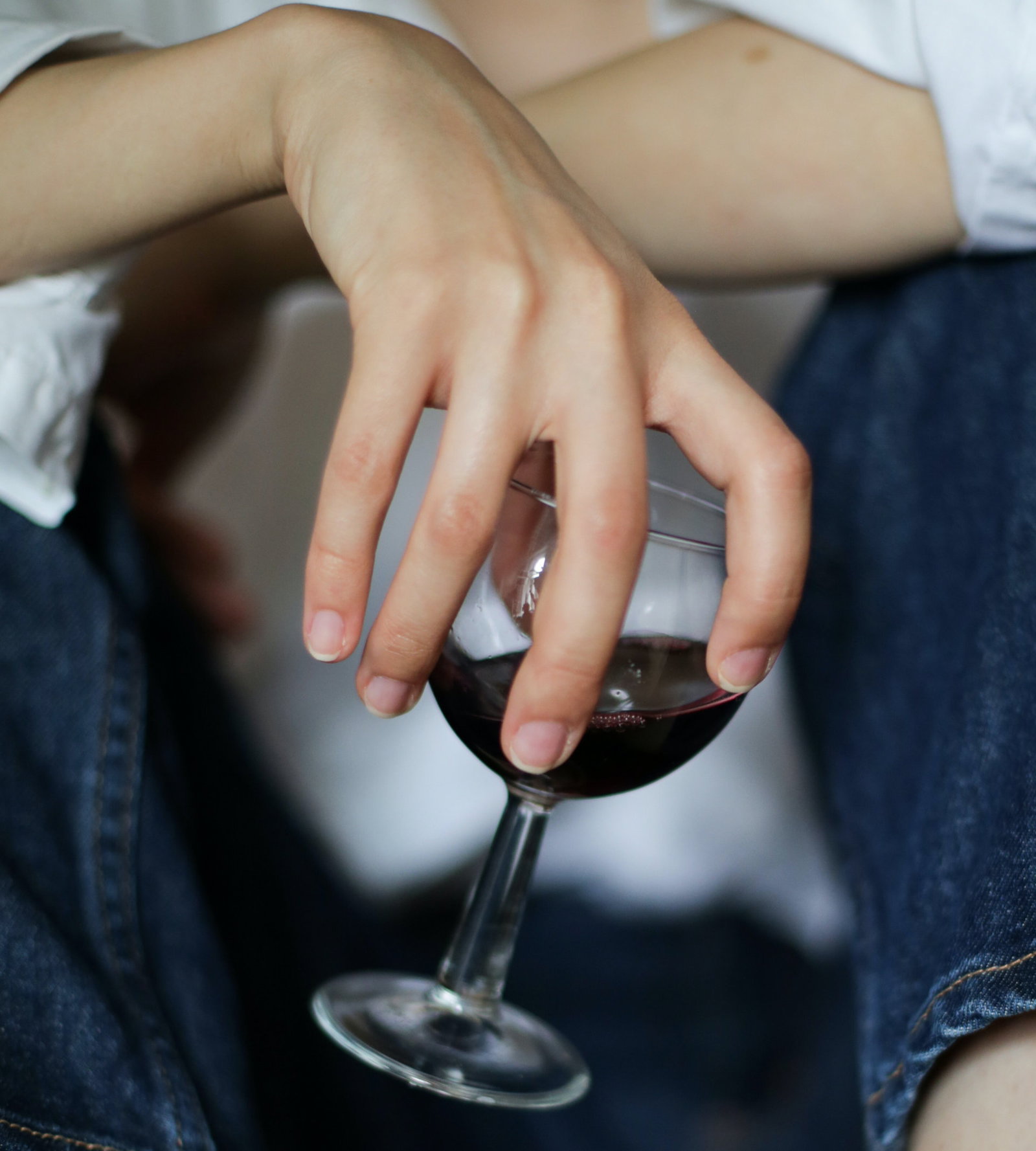 Alkohol – Genussmittel oder Gift? Die Wahrheit hinter dem Glas Wein am Abend