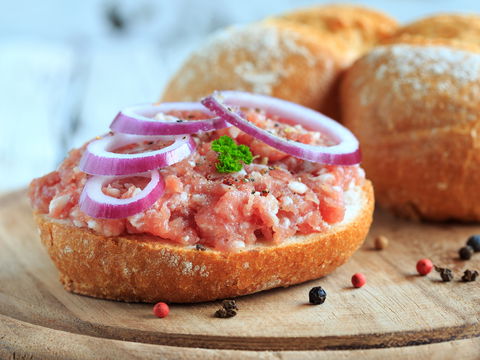 Rückruf bei LIDL: Diese beliebte Wurst enthält E. coli -Bakterien