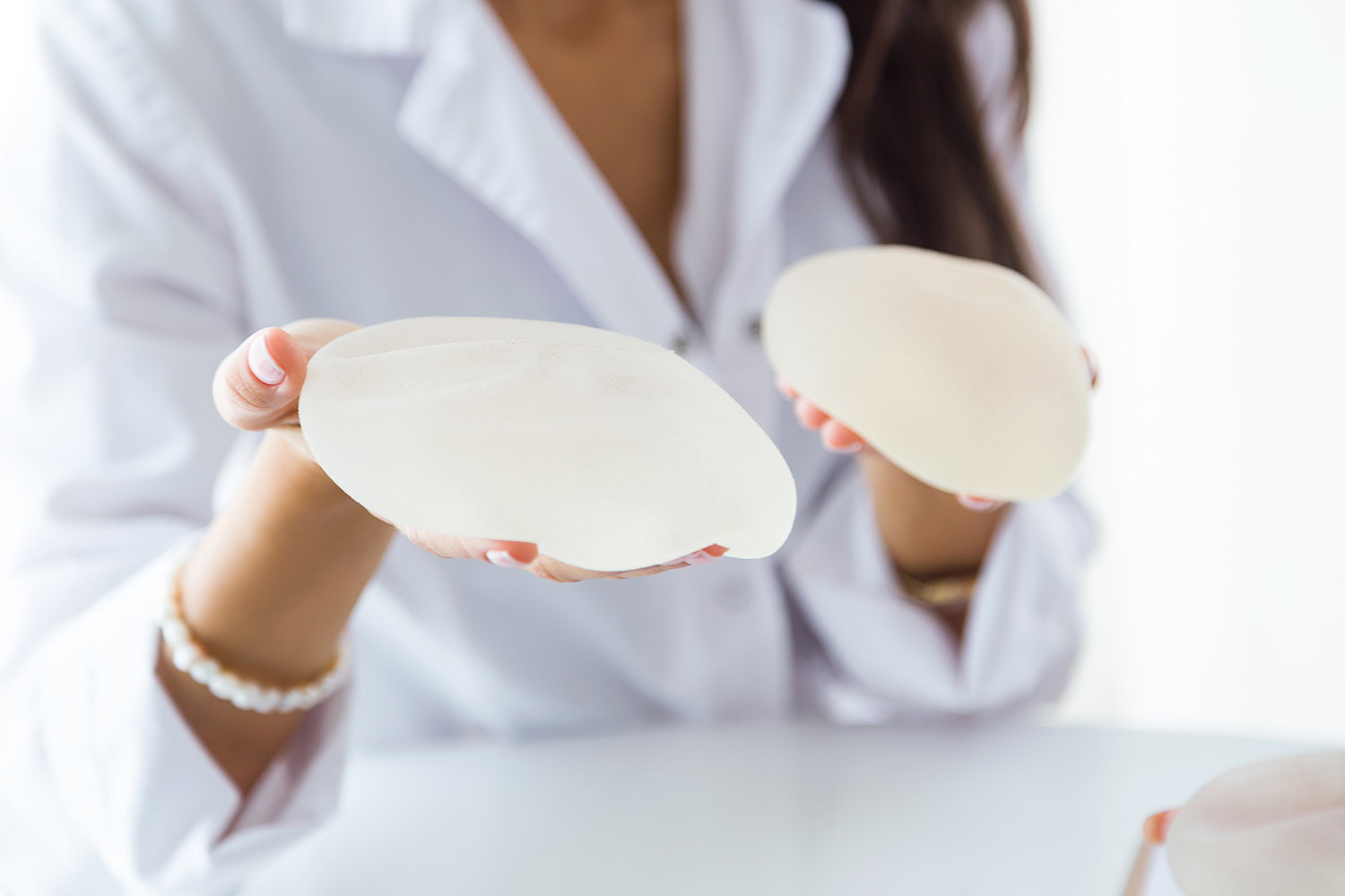 Wohlbefinden im Alltag: Wie ästhetische Medizin dabei unterstützen kann