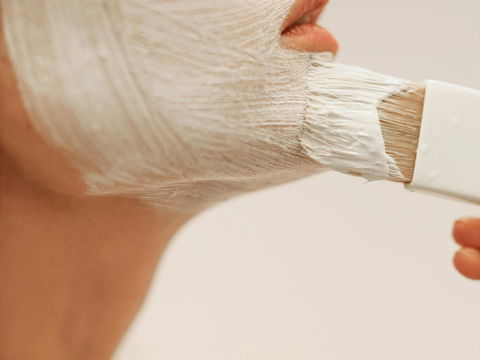 Beauty-Sonntag: Warum eine Quark-Maske gegen die ersten Pigmentflecken der Frühlingssonne hilft