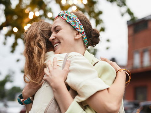 Mehr als nur Smalltalk: 5 Anzeichen, dass Ihre Freundschaft eine für die Ewigkeit ist