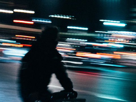 Aperol, Wein und E-Bikes: Das unterschätzte Risiko auf dem Heimweg von der ESC-Party