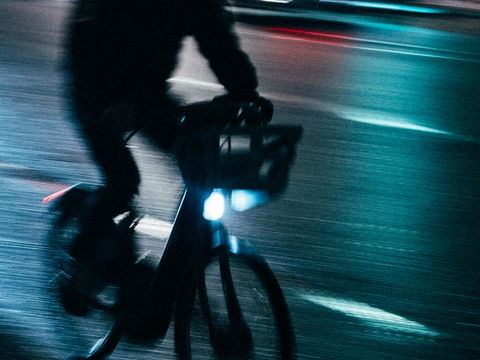 Aperol, Wein und E-Bikes: Das unterschätzte Risiko auf dem Heimweg von der ESC-Party