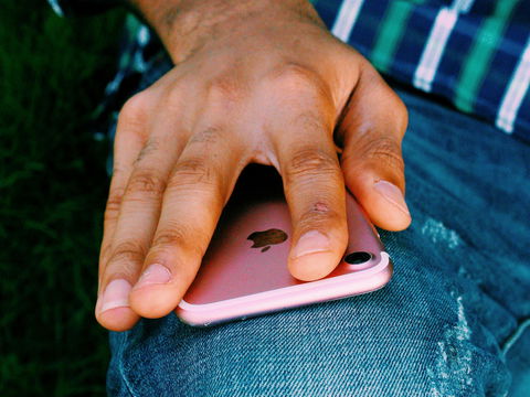 Sonntags-Modus: Was passiert, wenn Sie das Handy für nur 4 Stunden komplett ausschalten