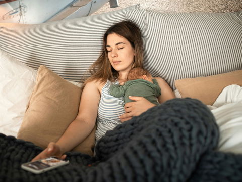 Unerwarteter Einbruch: Warum die Geburtenrate im Keller ist – und welche Rolle das Smartphone wirklich spielt