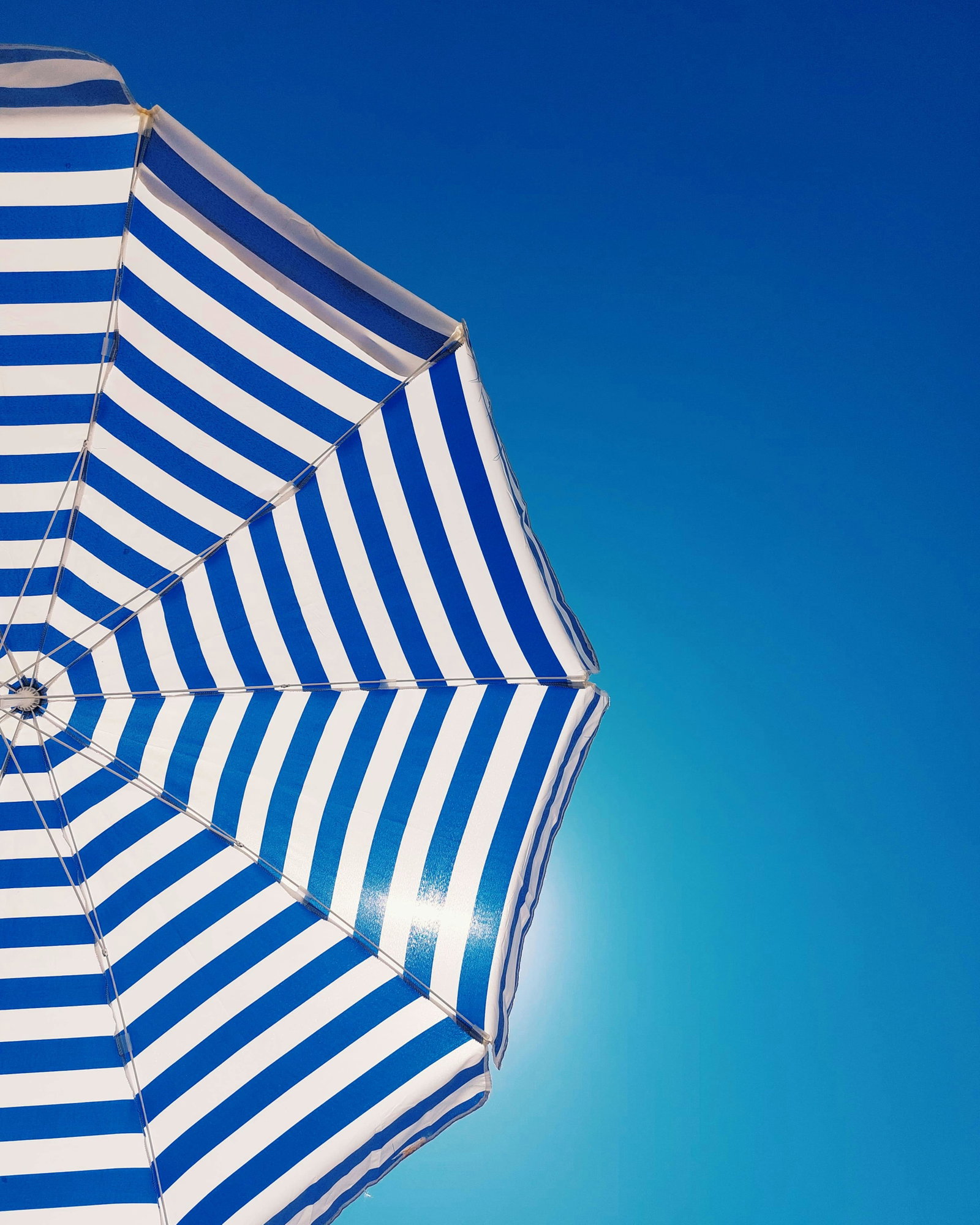 Unterschätzte Gefahr: Warum Sonnenschutz auch bei bewölktem Himmel im Alltag unverzichtbar ist