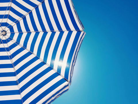 Unterschätzte Gefahr: Warum Sonnenschutz auch bei bewölktem Himmel im Alltag unverzichtbar ist