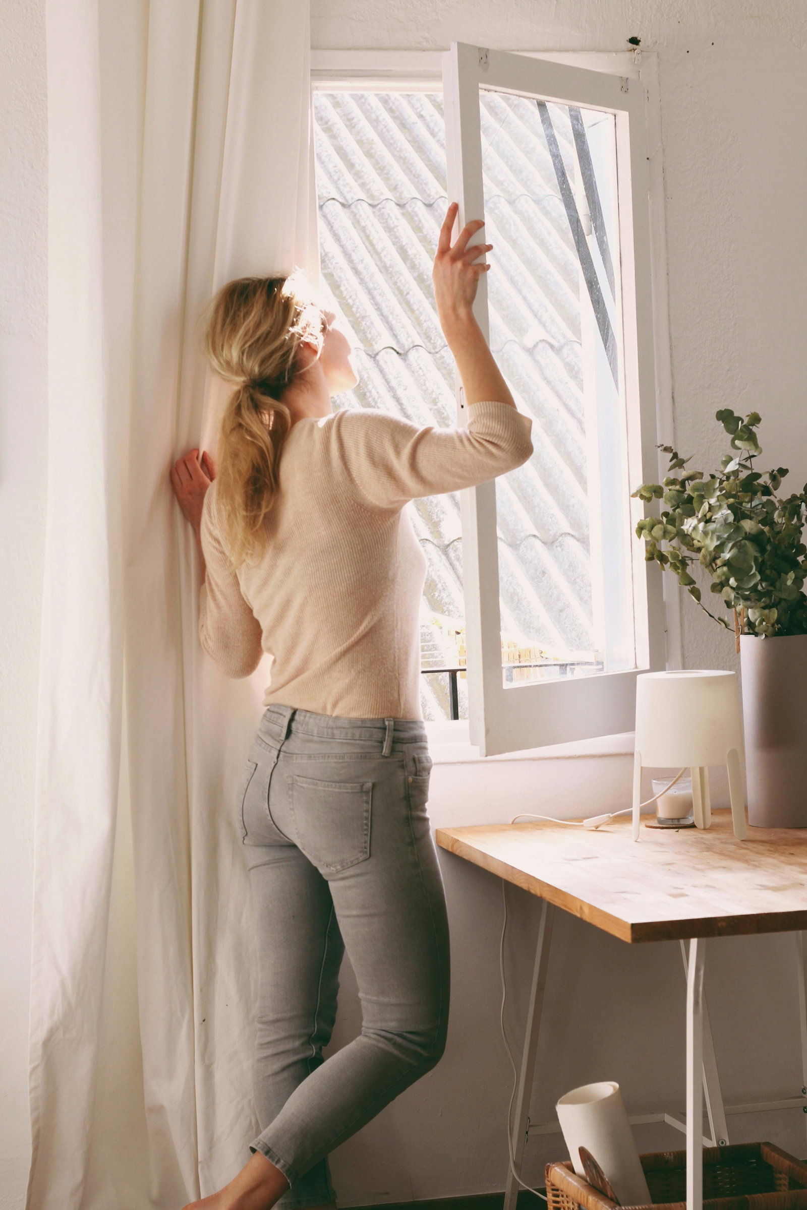 Sicher in den Sommer: Warum Ihr gekipptes Fenster heute gefährlicher ist als Sie denken