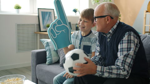 Nervenkrimi vor dem Fernseher: Warum Fußballgucken für das Herz gefährlicher ist als gedacht