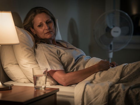 Peri-Menopause & Hitze: Warum Schlafprobleme jetzt doppelt zuschlagen