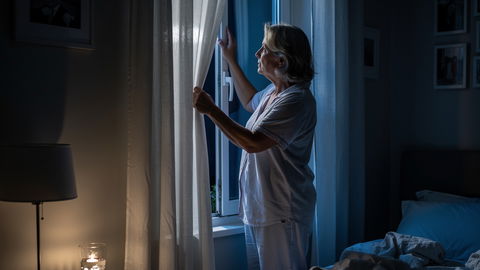 Hitzewallungen nachts: Was gegen den Schlafkiller im August hilft