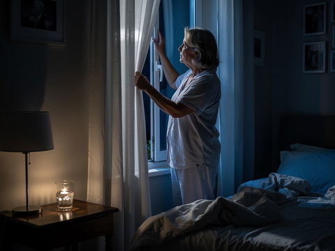 Hitzewallungen nachts: Was gegen den Schlafkiller im August hilft