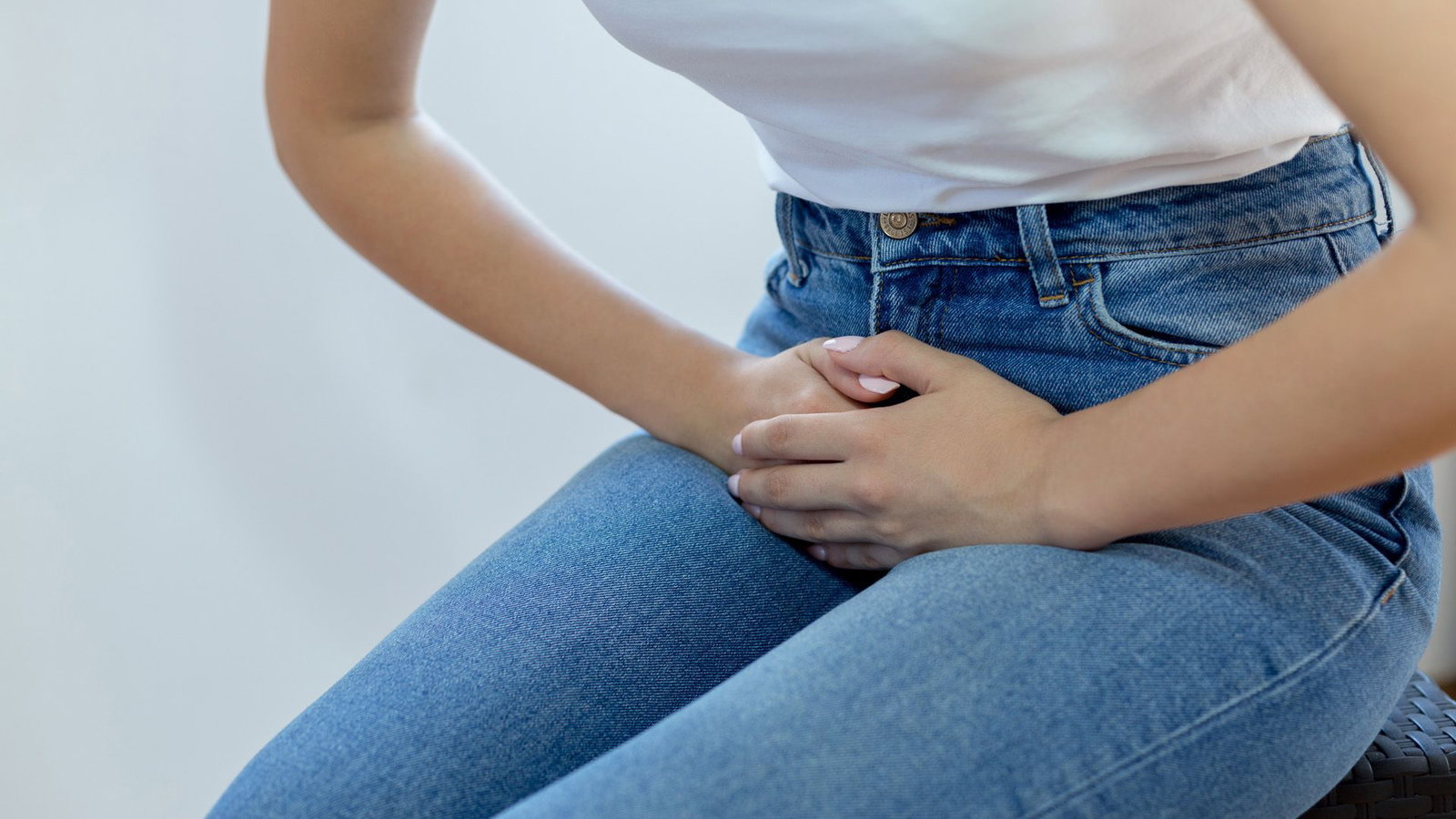 Unterleibsschmerzen, aber keine Periode? Das sollten Frauen wissen!