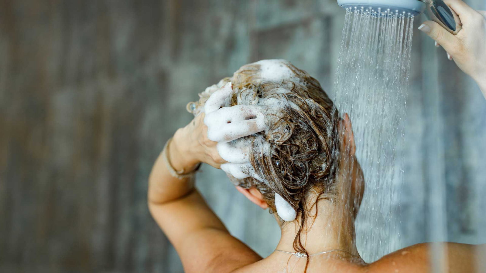60/180-Regel: Gepflegte Haare durch diesen einfachen Trick