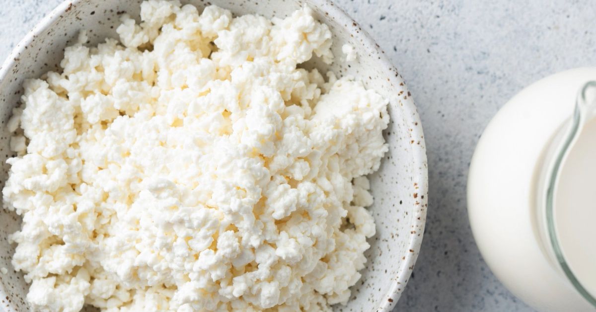 Abnehmen mit Hüttenkäse: So lässt der Frischkäse die Pfunde purzeln