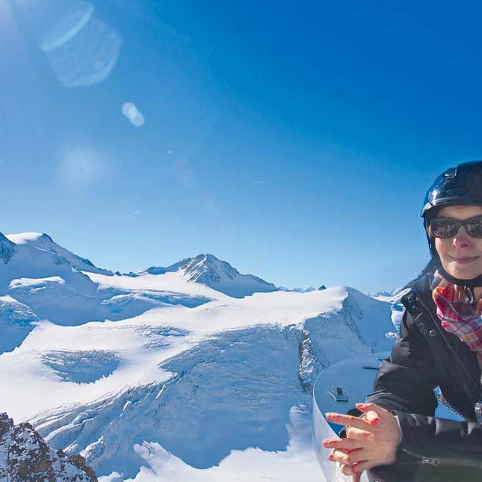 Frau auf Berg