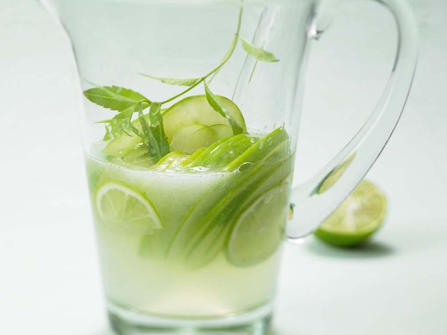 Zitronenverbene-Limetten-Bowle