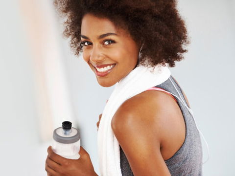 Fitnessübungen mit Stuhl
