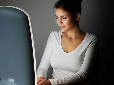 Lichttherapie: Wie sie gegen Depression helfen kann