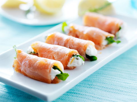 Rezept für kalorienarmes Sushi mit Lachs ohne Reis