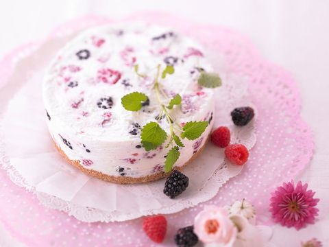 Rezept für sommerliche Beerentorte mit Frischkäse