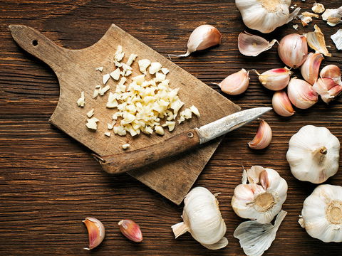 Warum Sie jeden Morgen rohen Knoblauch essen sollten