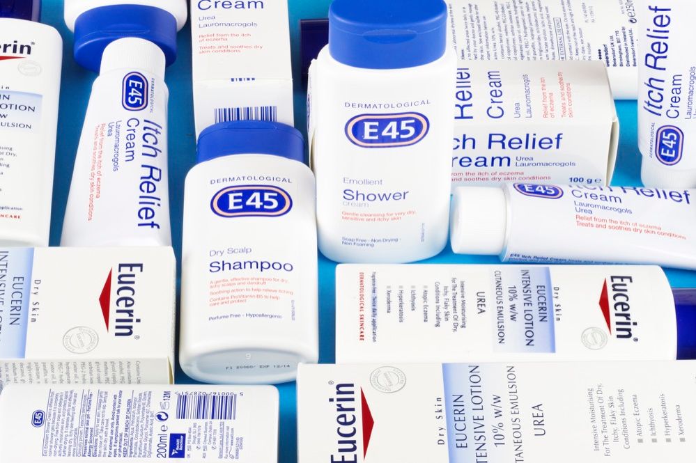 Urea ist der Wirkstoff besonders vieler Cremes.