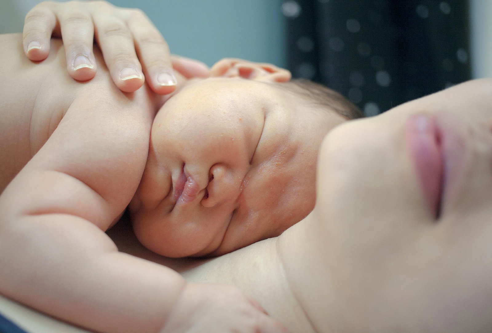 Baby wird 2-mal geboren – wie ist das möglich?
