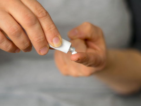 So hilft Zinksalbe gegen unreine Haut und Pickel