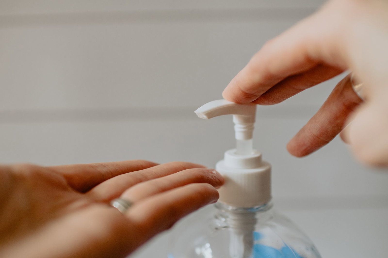 Desinfektionsmittel abgelaufen: Kann man es noch verwenden?
