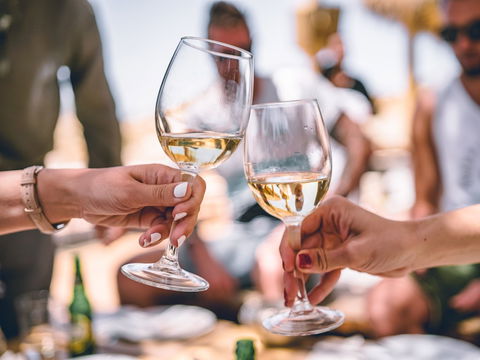 Alkoholkonsum: So schädigt er den Körper mit 30, 40, 50 und 60 Jahren