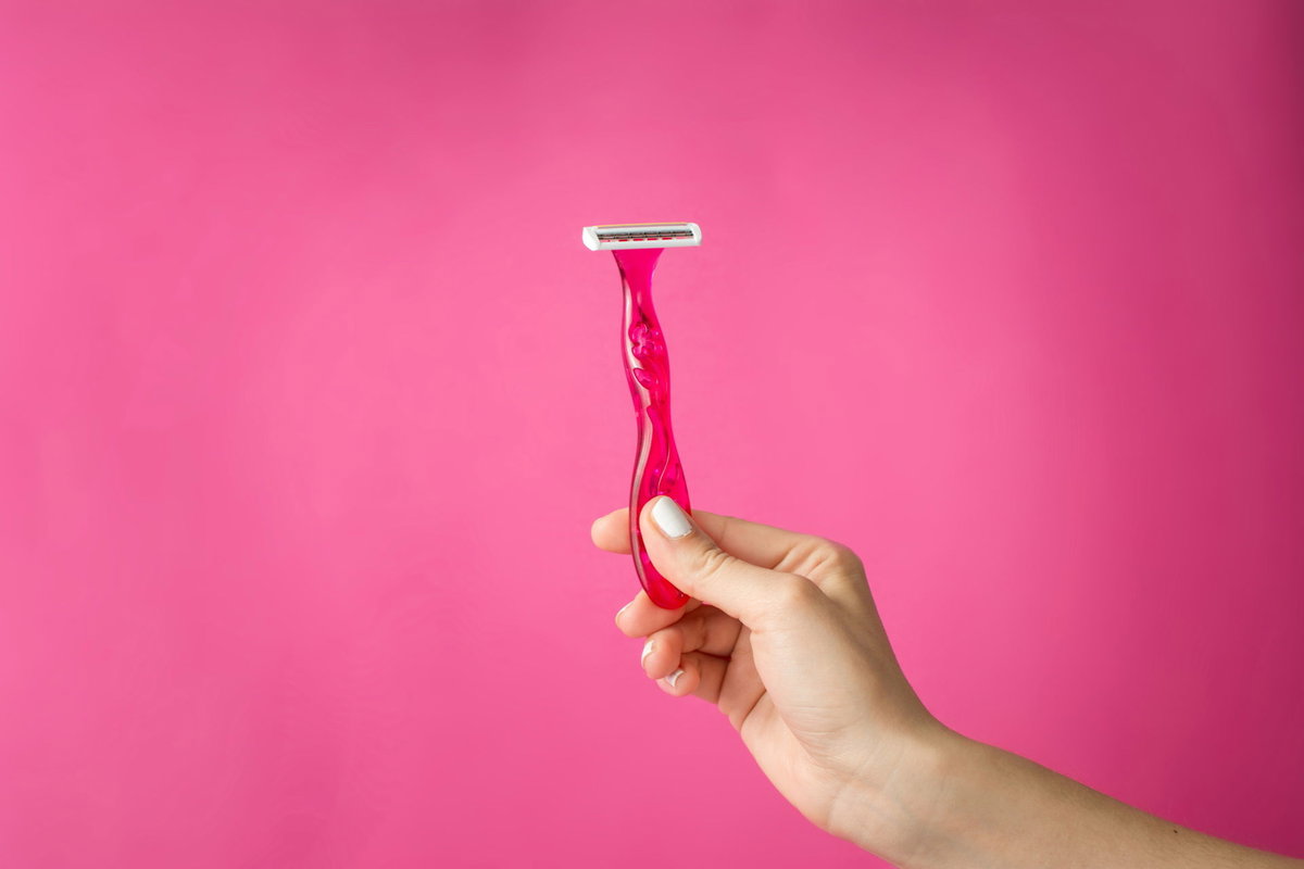 Pinker Rasierer