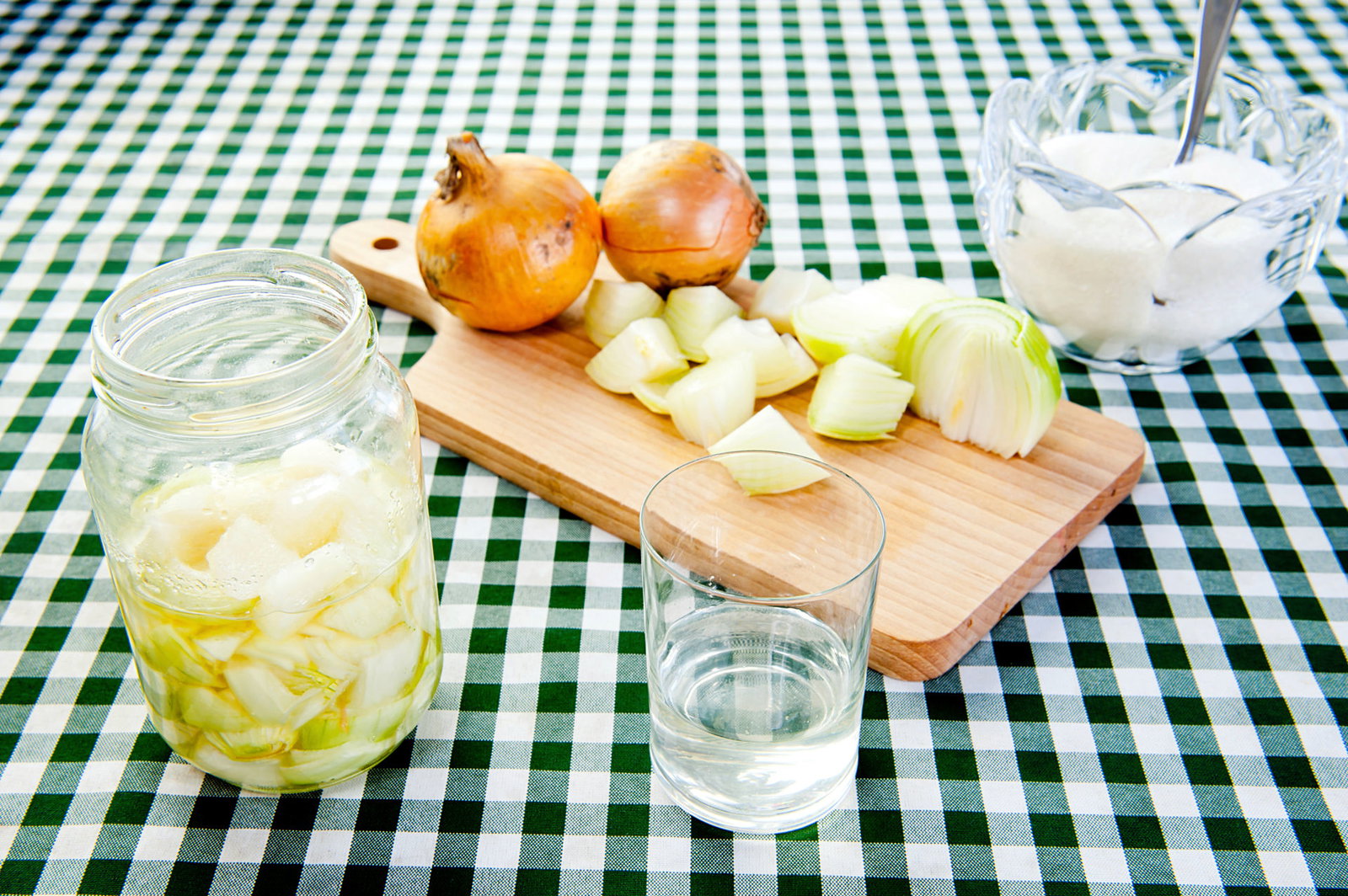 Zwiebelsaft selber machen: Einfaches Rezept für Hustensaft