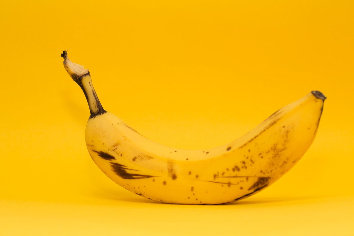Banane mit dunklen Stellen