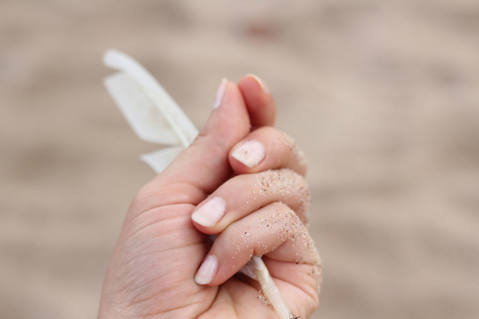Nagelhaut – zurückschieben oder schneiden?