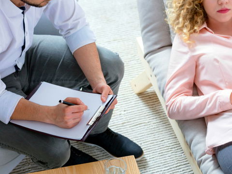 Abnehmen durch Hypnose: Klappt das wirklich?