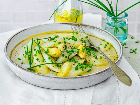 Abnehmen mit Genuss: Dieser Low-Carb-Spargelsalat ist das perfekte leichte Abendessen