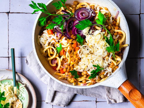 Linsen-Spätzle-Pfanne: Warum dieser Klassiker ein genialer Cholesterinsenker ist