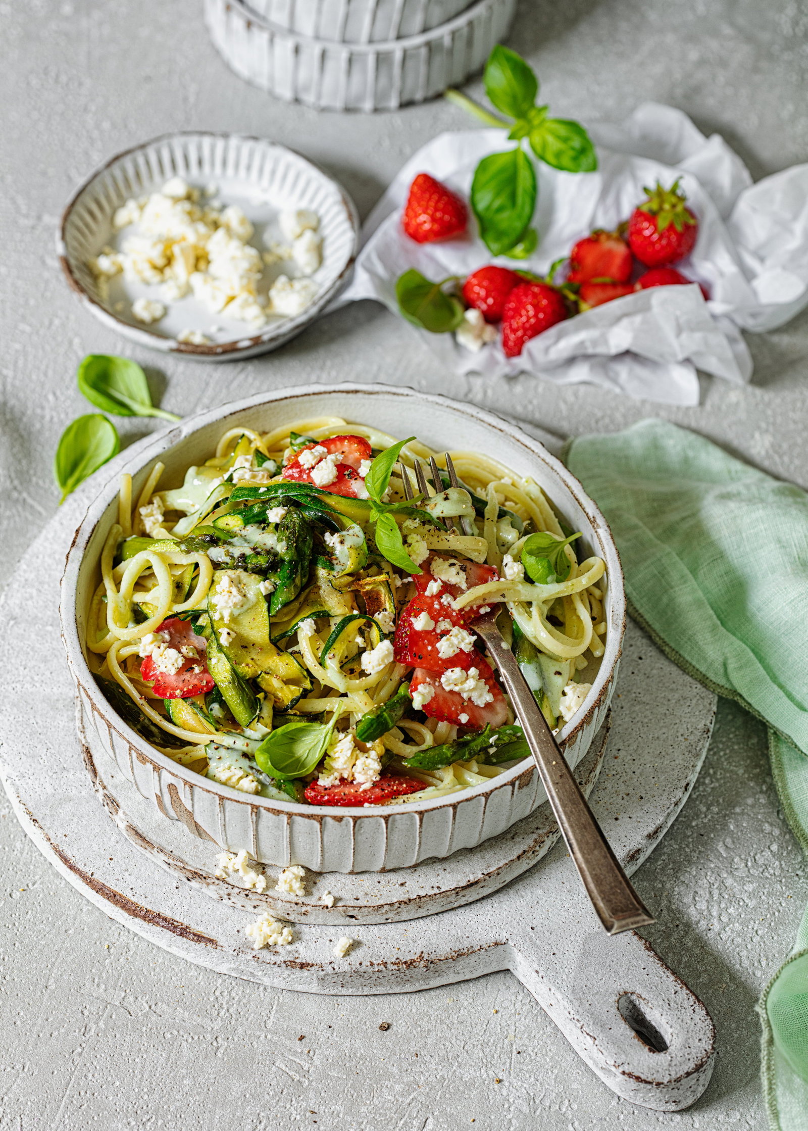 Pasta mit Spargel und Erdbeeren: Das raffinierte 50-Minuten-Rezept für Feinschmecker